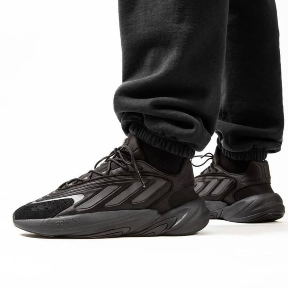 New ADIDAS
Ozelia Fabric Sneakers

$140